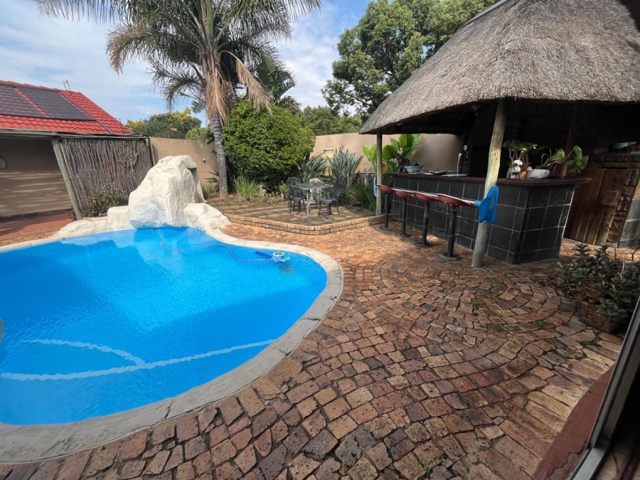 4 Bedroom Property for Sale in Randhart Gauteng
