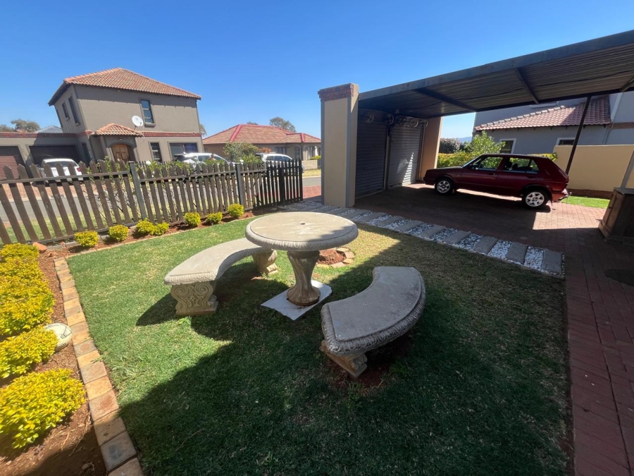 3 Bedroom Property for Sale in Albertsdal Gauteng
