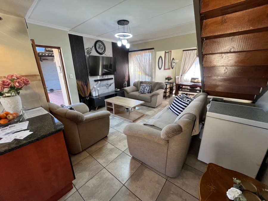 3 Bedroom Property for Sale in Albertsdal Gauteng
