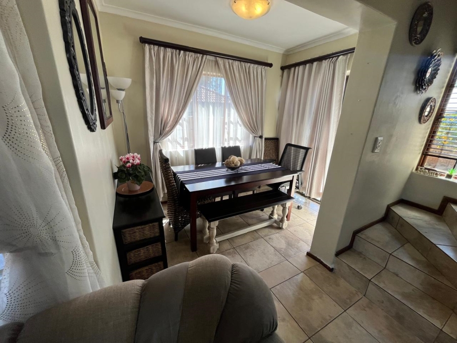 3 Bedroom Property for Sale in Albertsdal Gauteng