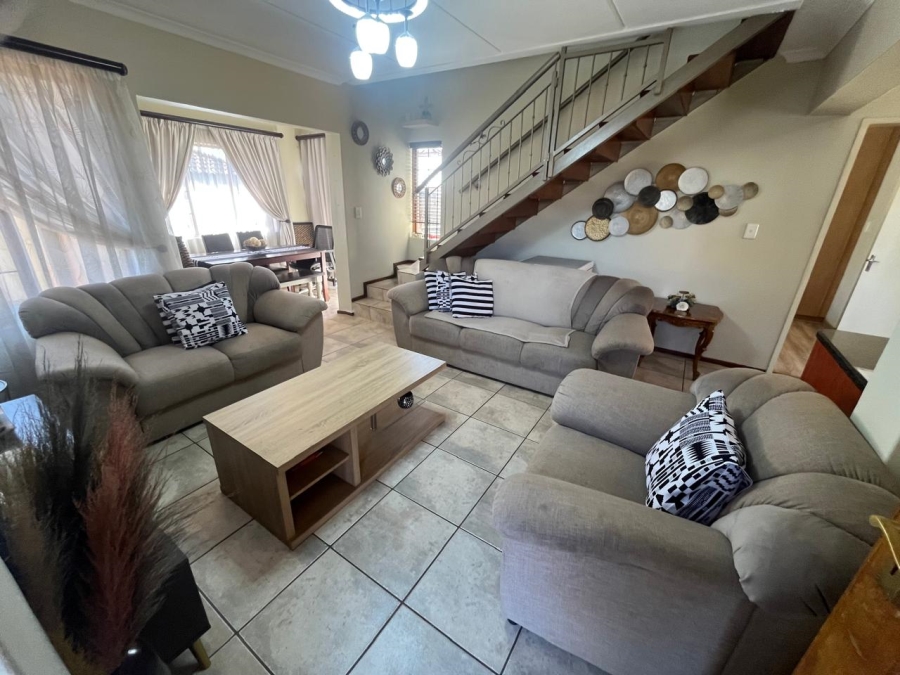3 Bedroom Property for Sale in Albertsdal Gauteng