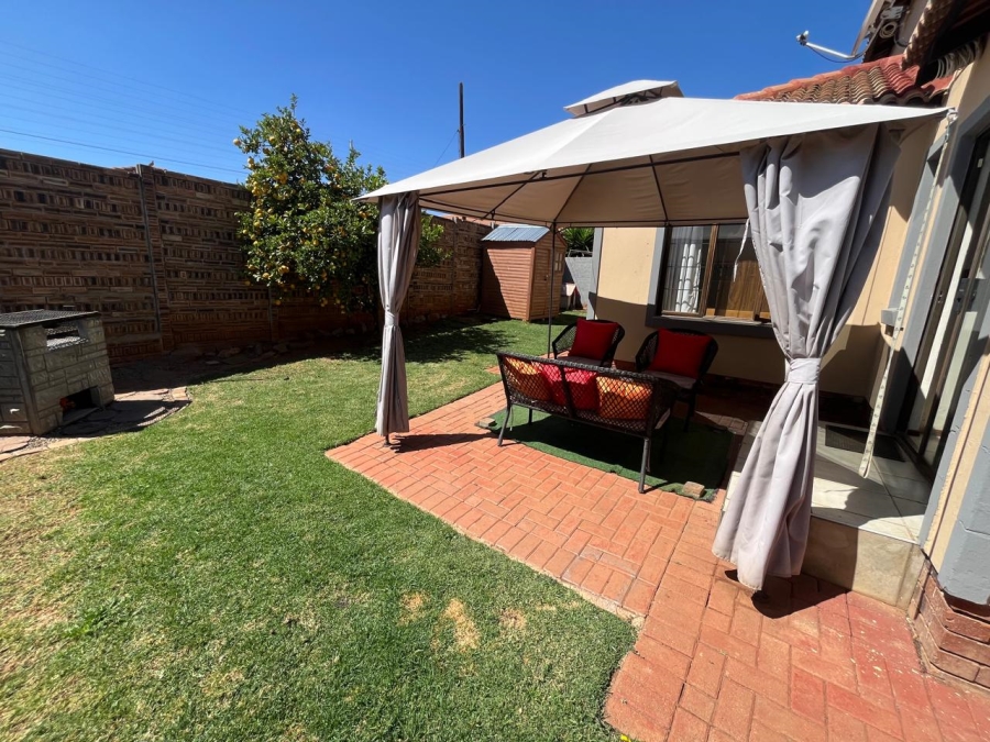 3 Bedroom Property for Sale in Albertsdal Gauteng