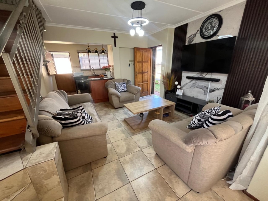 3 Bedroom Property for Sale in Albertsdal Gauteng