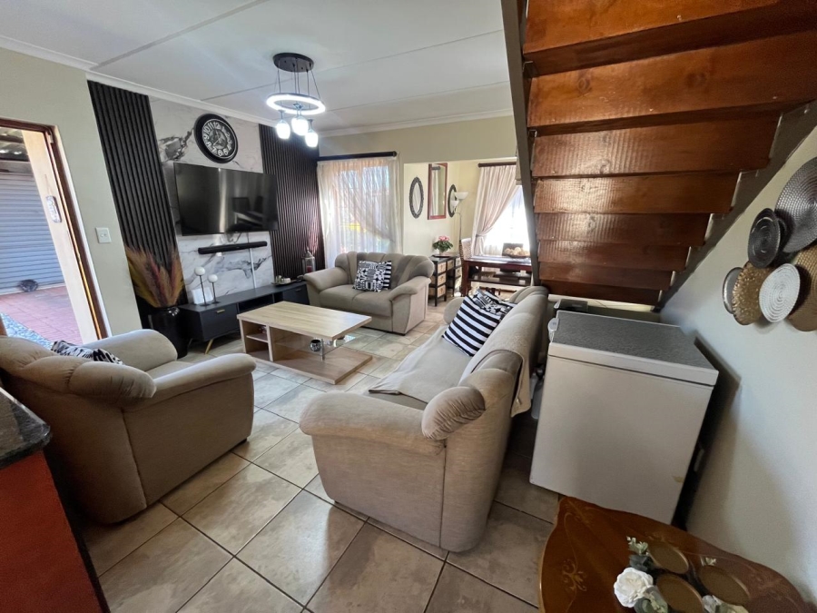 3 Bedroom Property for Sale in Albertsdal Gauteng