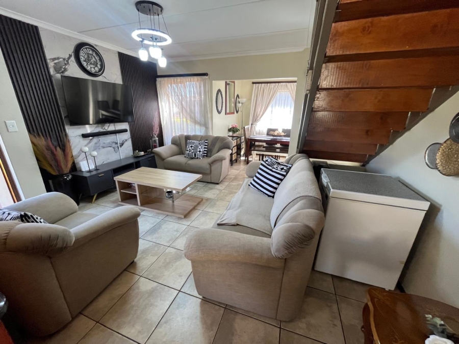 3 Bedroom Property for Sale in Albertsdal Gauteng