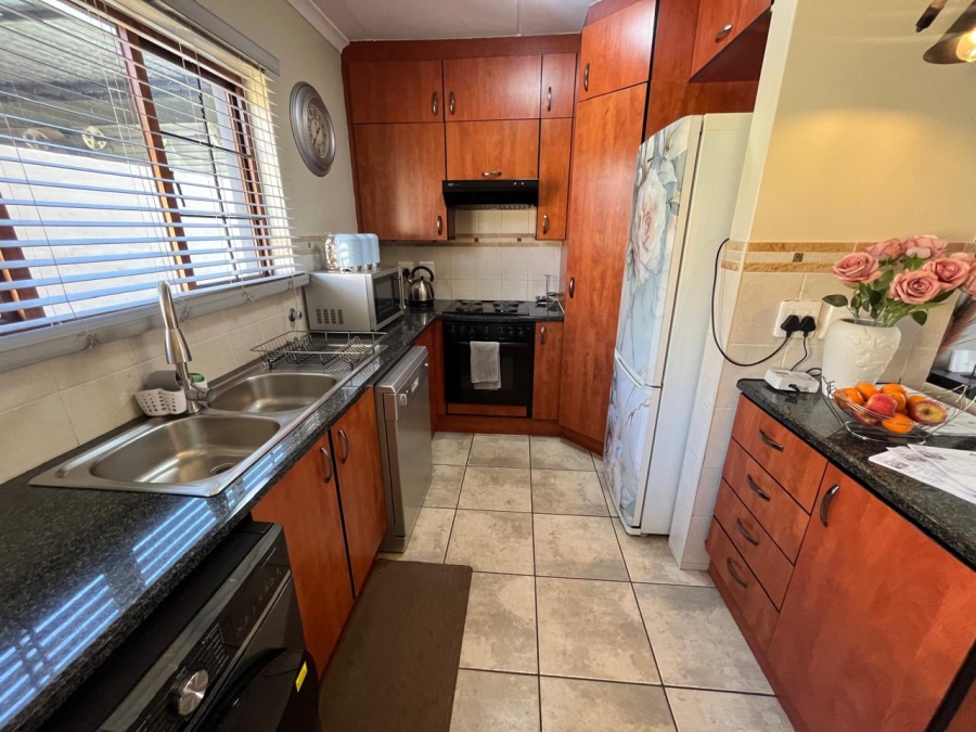 3 Bedroom Property for Sale in Albertsdal Gauteng