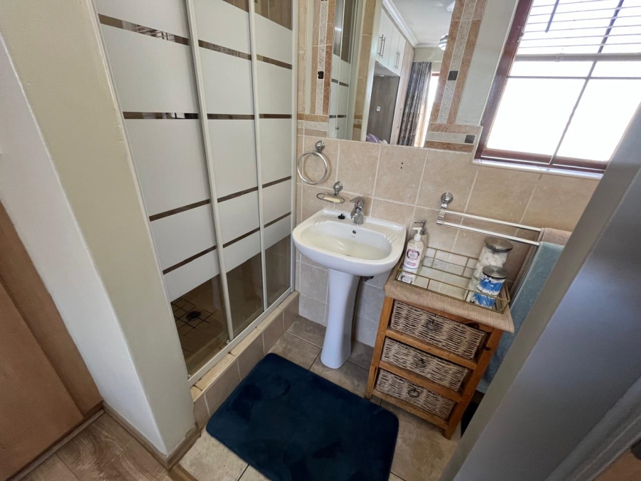 3 Bedroom Property for Sale in Albertsdal Gauteng