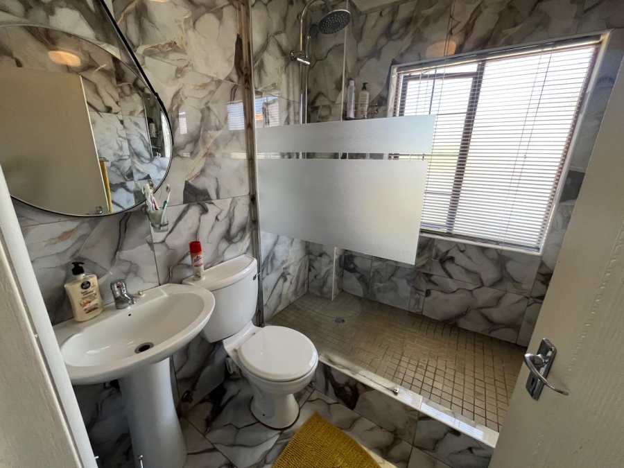 3 Bedroom Property for Sale in Albertsdal Gauteng
