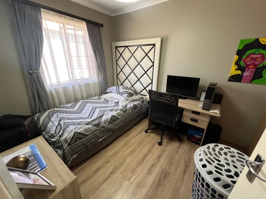 3 Bedroom Property for Sale in Albertsdal Gauteng