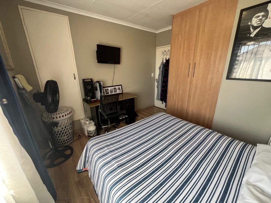 3 Bedroom Property for Sale in Albertsdal Gauteng