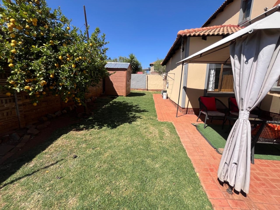 3 Bedroom Property for Sale in Albertsdal Gauteng