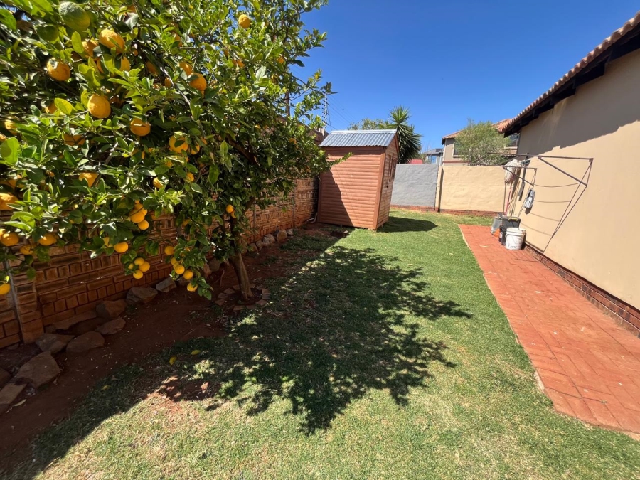 3 Bedroom Property for Sale in Albertsdal Gauteng