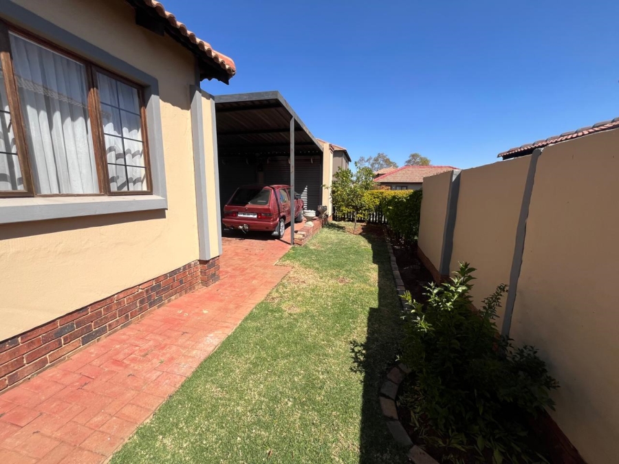 3 Bedroom Property for Sale in Albertsdal Gauteng