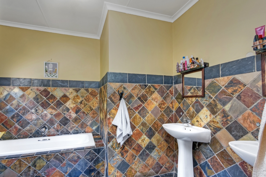 3 Bedroom Property for Sale in Beverley Gauteng