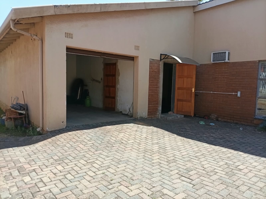 3 Bedroom Property for Sale in Birch Acres Gauteng