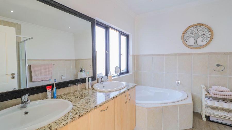 3 Bedroom Property for Sale in Beverley Gauteng