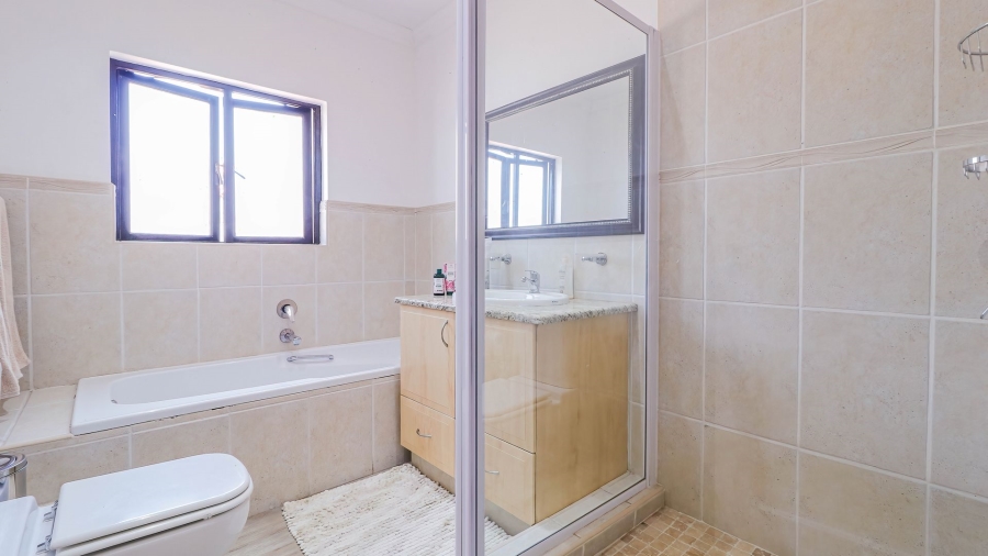 3 Bedroom Property for Sale in Beverley Gauteng