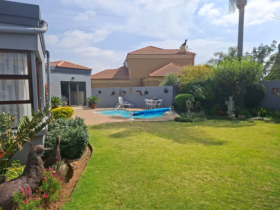 3 Bedroom Property for Sale in Glen Marais Gauteng