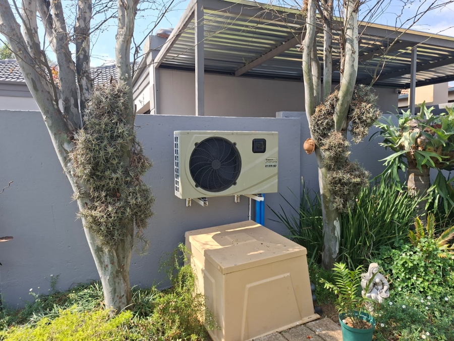 3 Bedroom Property for Sale in Glen Marais Gauteng