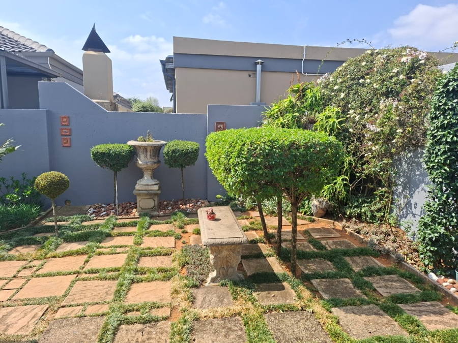 3 Bedroom Property for Sale in Glen Marais Gauteng