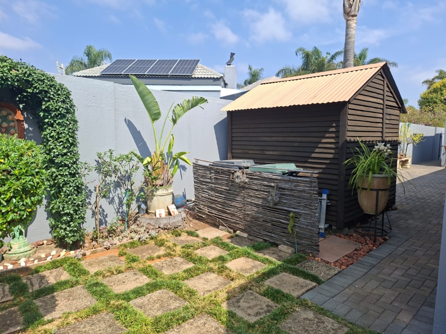 3 Bedroom Property for Sale in Glen Marais Gauteng
