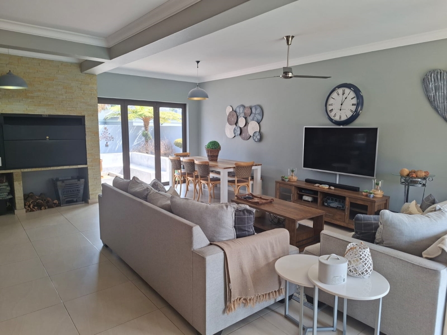3 Bedroom Property for Sale in Glen Marais Gauteng