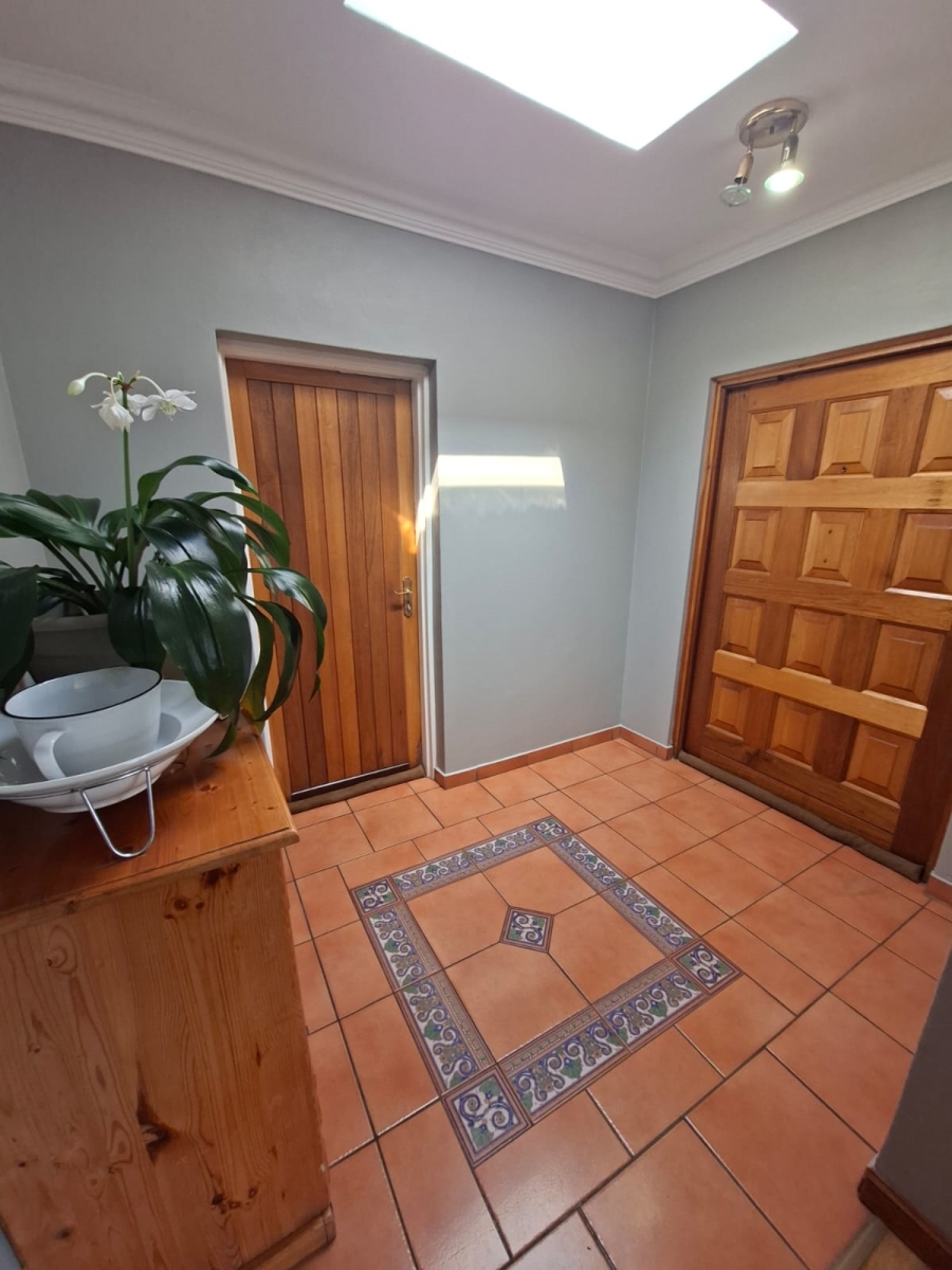 3 Bedroom Property for Sale in Glen Marais Gauteng