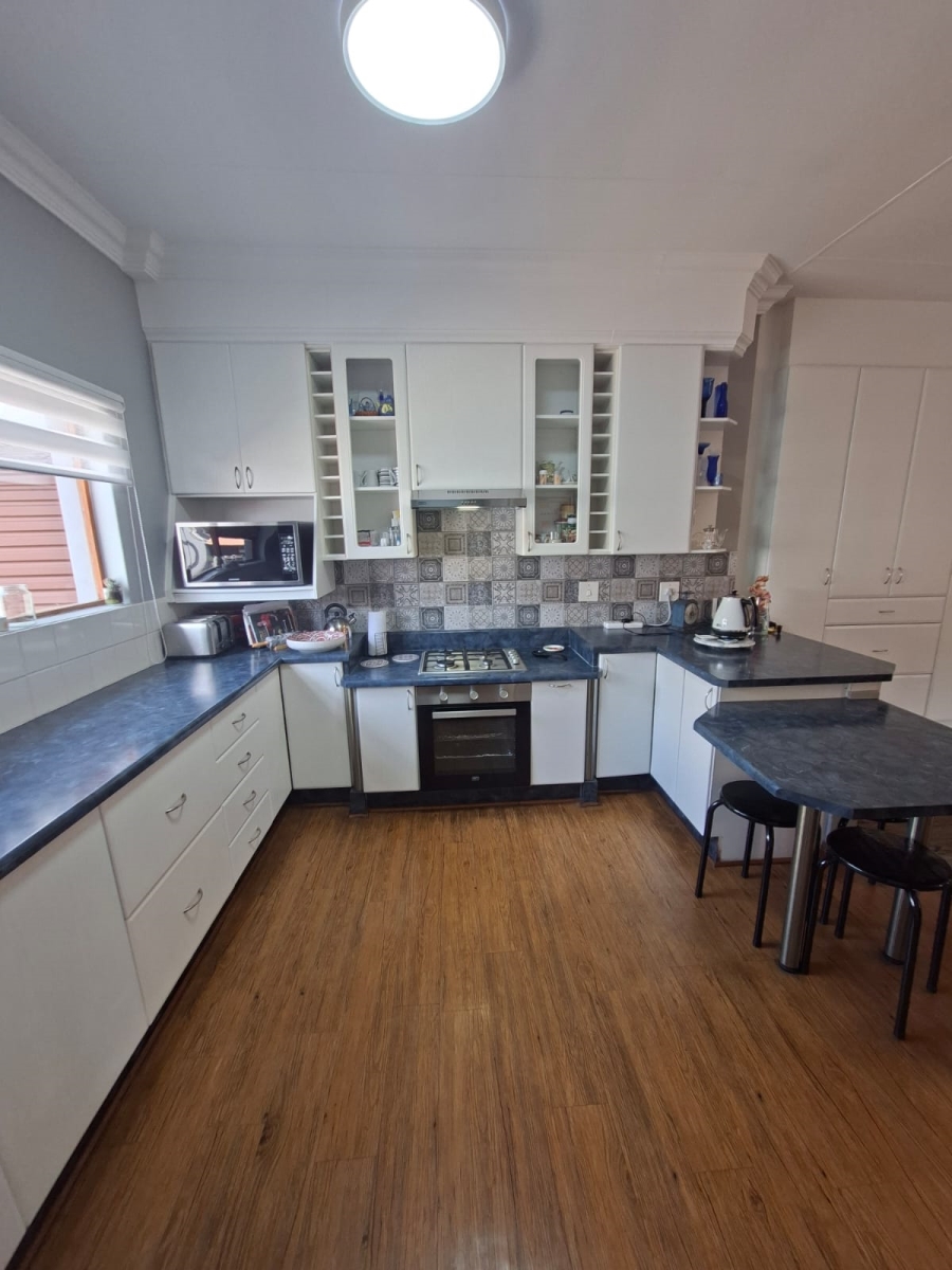 3 Bedroom Property for Sale in Glen Marais Gauteng