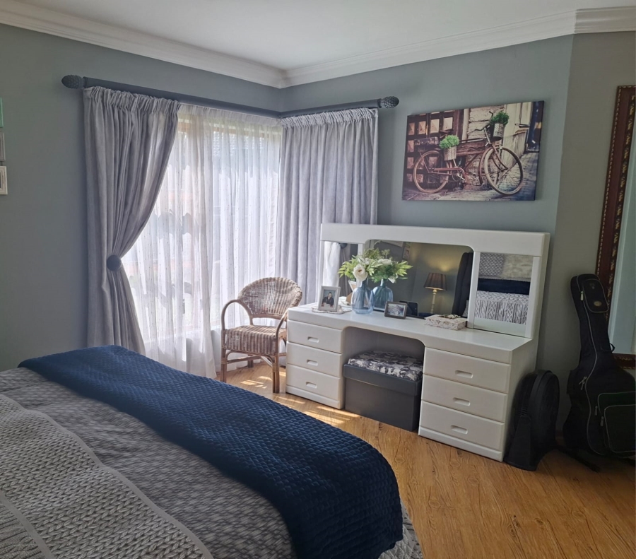 3 Bedroom Property for Sale in Glen Marais Gauteng