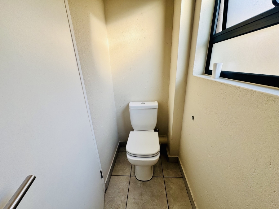 To Let 3 Bedroom Property for Rent in Beverley Gauteng