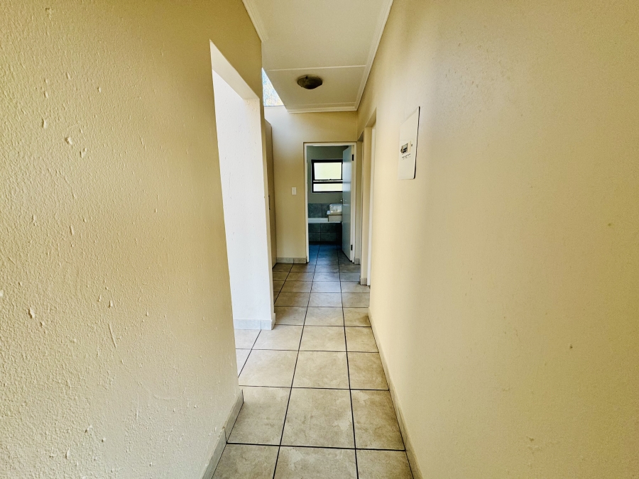 To Let 3 Bedroom Property for Rent in Beverley Gauteng