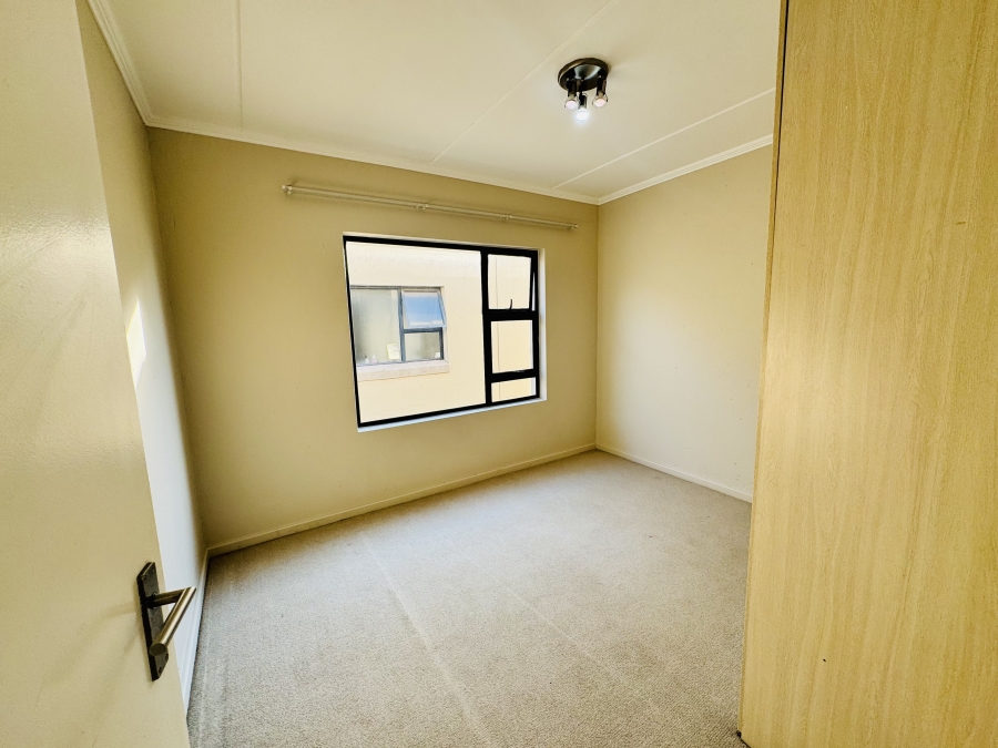 To Let 3 Bedroom Property for Rent in Beverley Gauteng