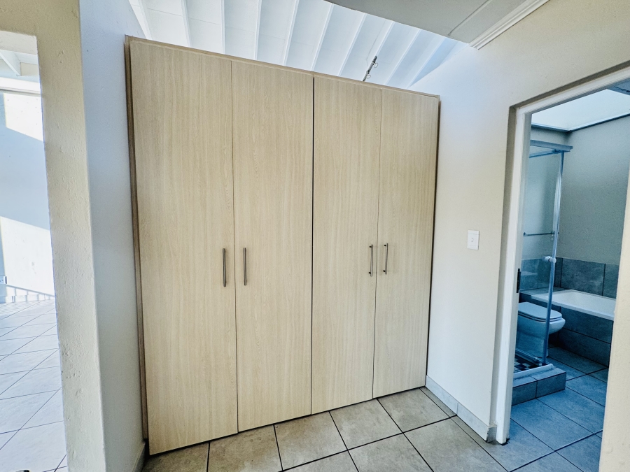To Let 3 Bedroom Property for Rent in Beverley Gauteng
