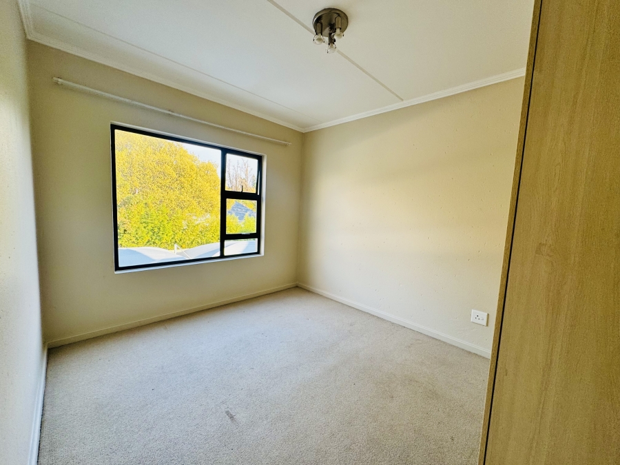 To Let 3 Bedroom Property for Rent in Beverley Gauteng