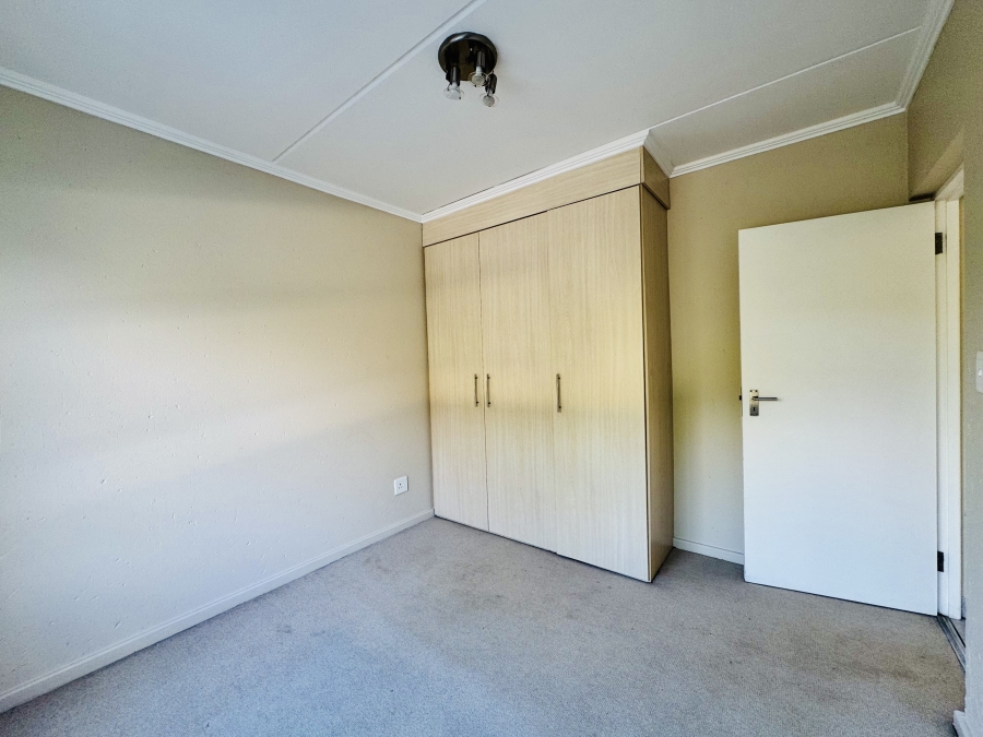 To Let 3 Bedroom Property for Rent in Beverley Gauteng