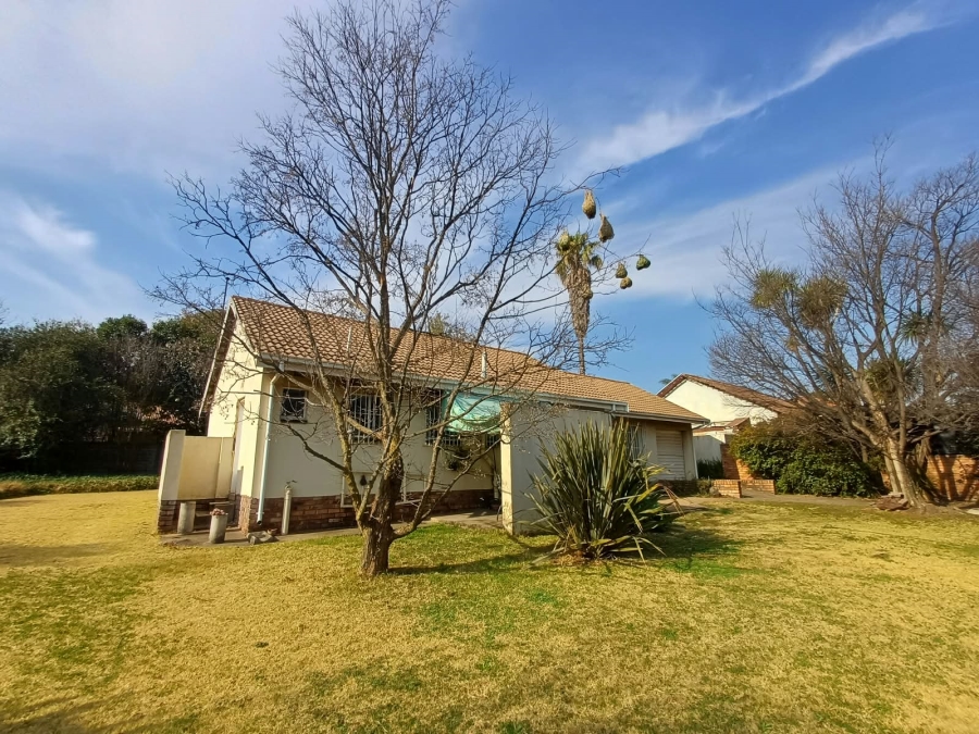 3 Bedroom Property for Sale in Dersley Gauteng