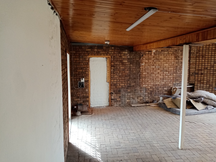 To Let 3 Bedroom Property for Rent in Selection Park Gauteng