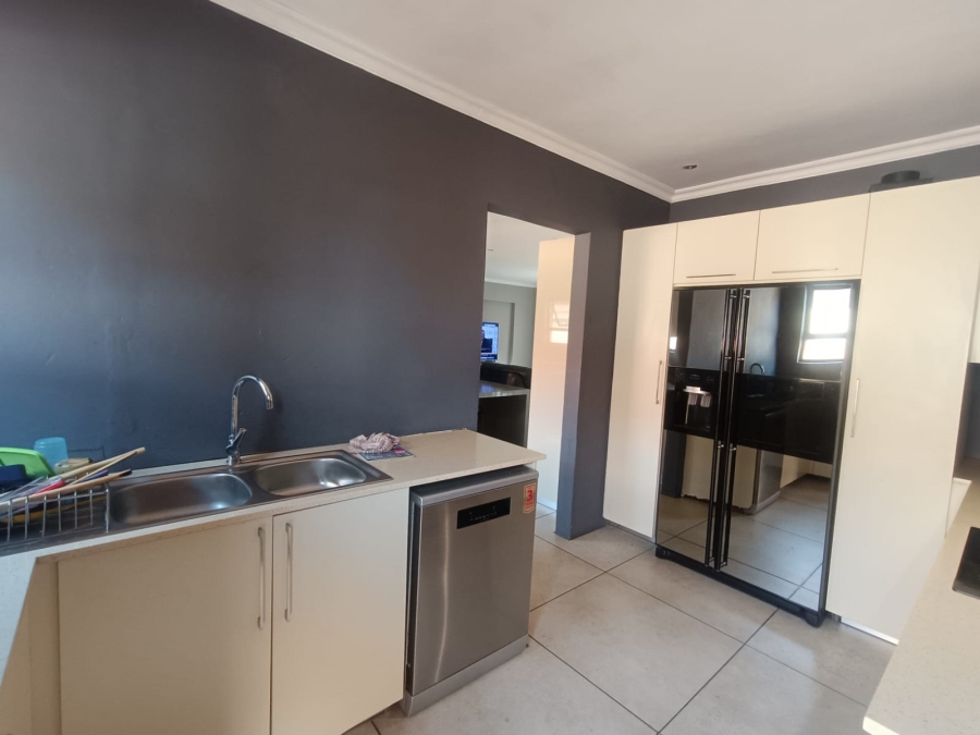 4 Bedroom Property for Sale in Vanderbijlpark SE 8 Gauteng