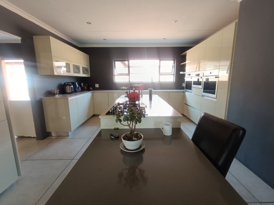 4 Bedroom Property for Sale in Vanderbijlpark SE 8 Gauteng
