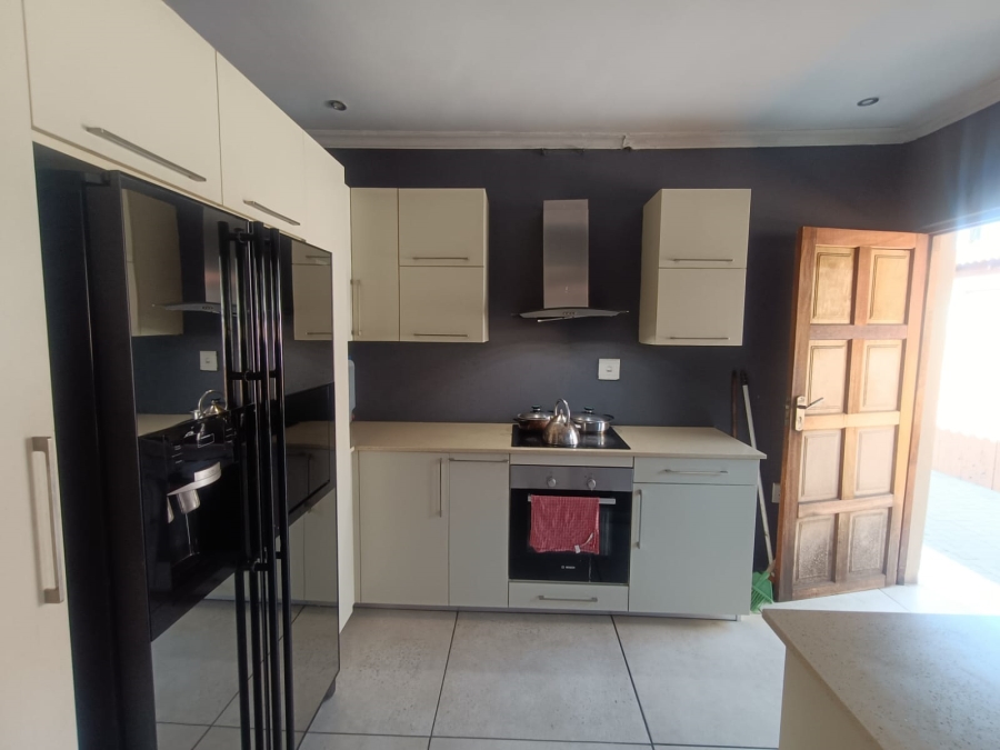 4 Bedroom Property for Sale in Vanderbijlpark SE 8 Gauteng