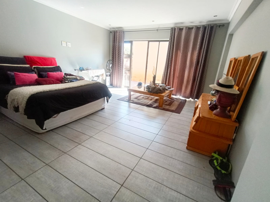 4 Bedroom Property for Sale in Vanderbijlpark SE 8 Gauteng