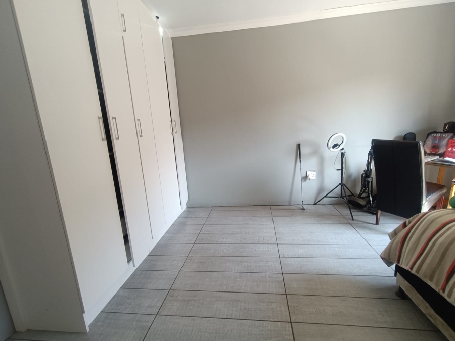 4 Bedroom Property for Sale in Vanderbijlpark SE 8 Gauteng