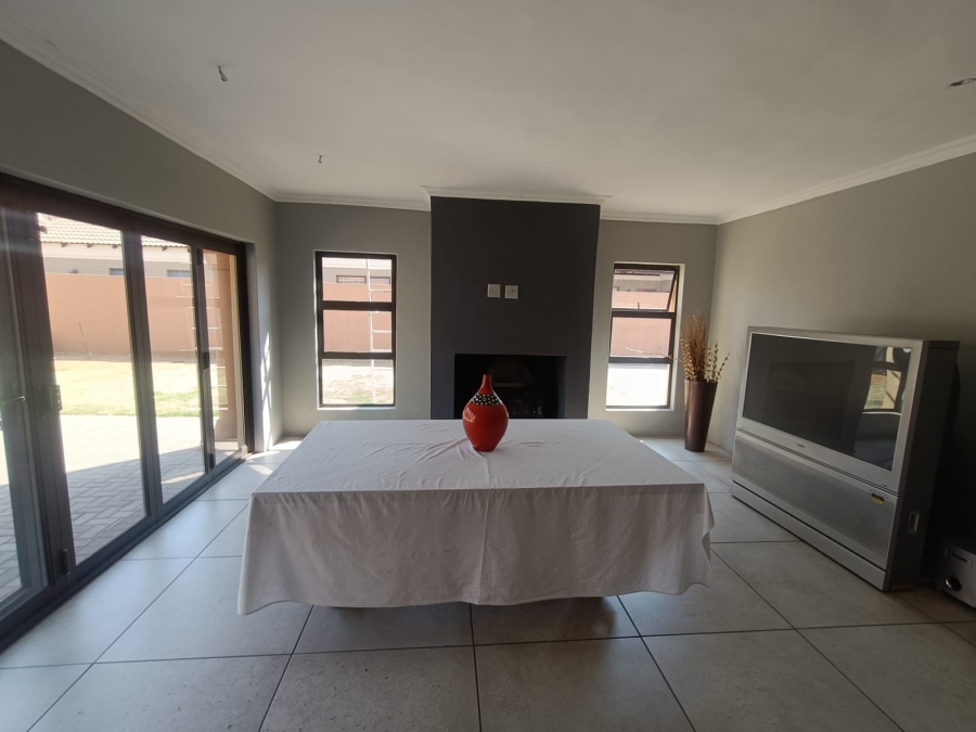 4 Bedroom Property for Sale in Vanderbijlpark SE 8 Gauteng