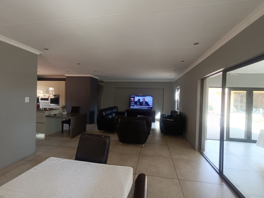 4 Bedroom Property for Sale in Vanderbijlpark SE 8 Gauteng