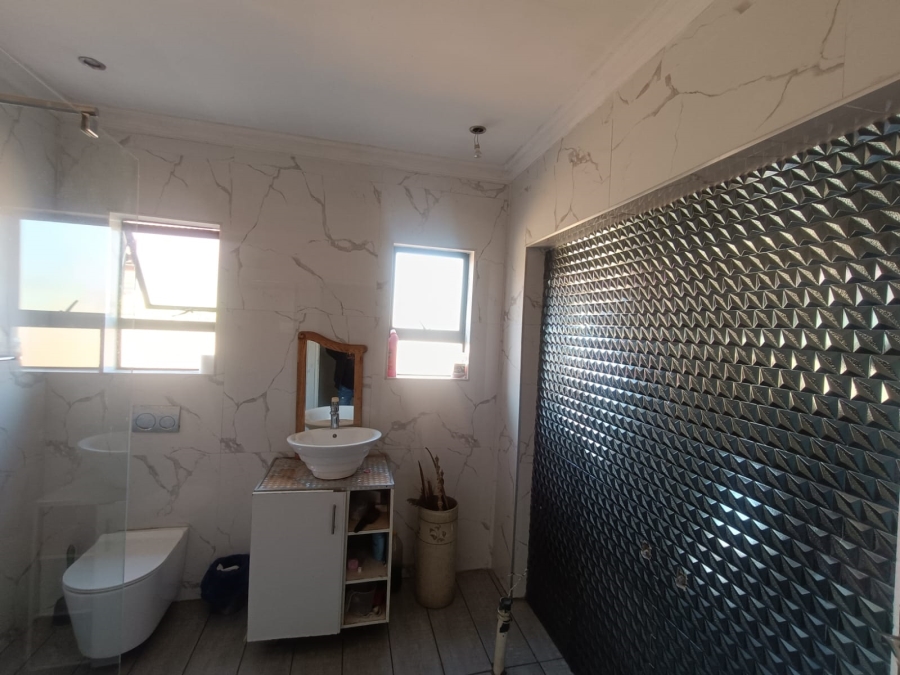4 Bedroom Property for Sale in Vanderbijlpark SE 8 Gauteng