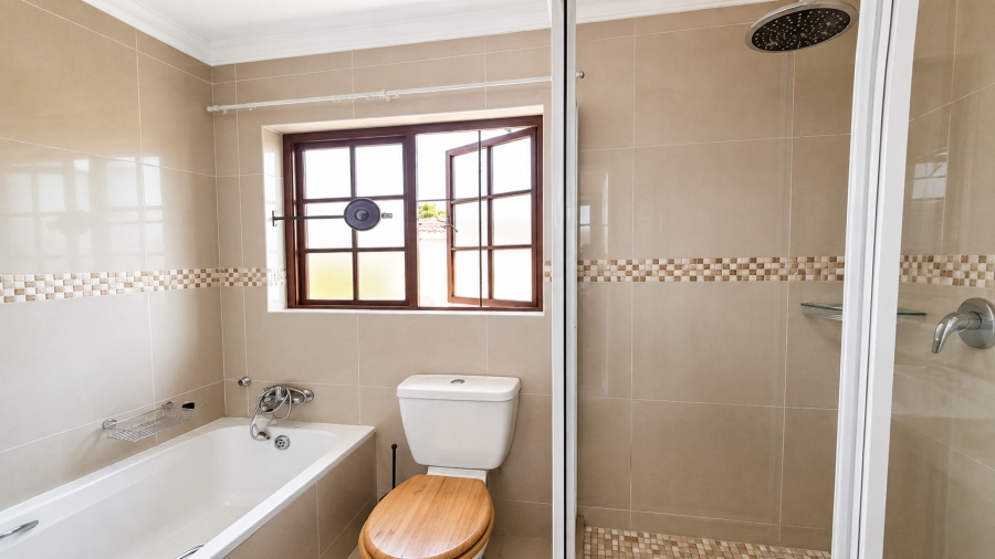 3 Bedroom Property for Sale in Noordwyk Gauteng
