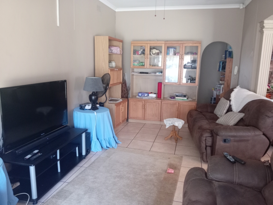 To Let 3 Bedroom Property for Rent in Randhart Gauteng