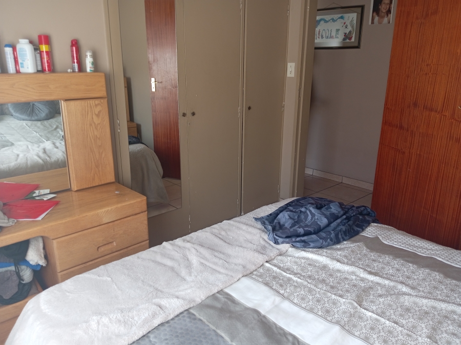 To Let 3 Bedroom Property for Rent in Randhart Gauteng