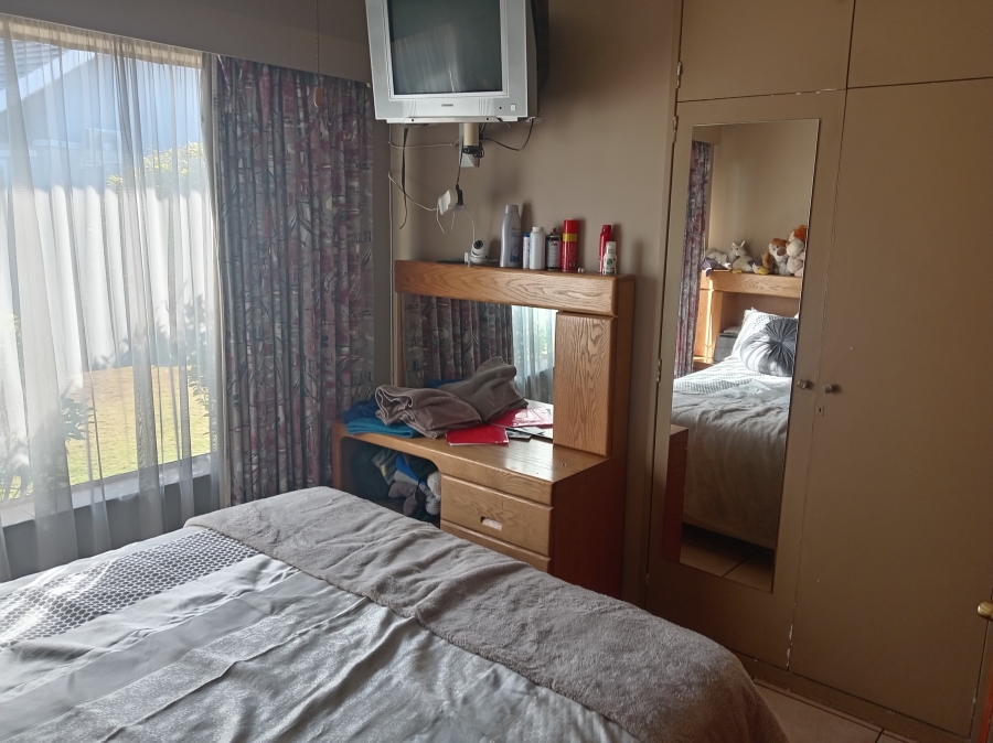 To Let 3 Bedroom Property for Rent in Randhart Gauteng