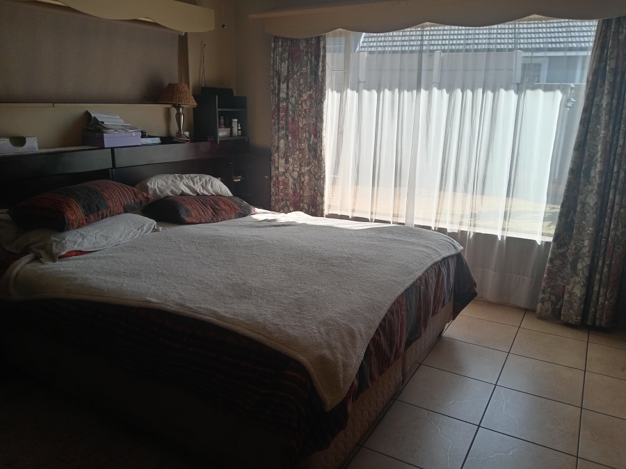 To Let 3 Bedroom Property for Rent in Randhart Gauteng